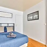 Appartement Quartier Arc De Triomphe Free Netflix